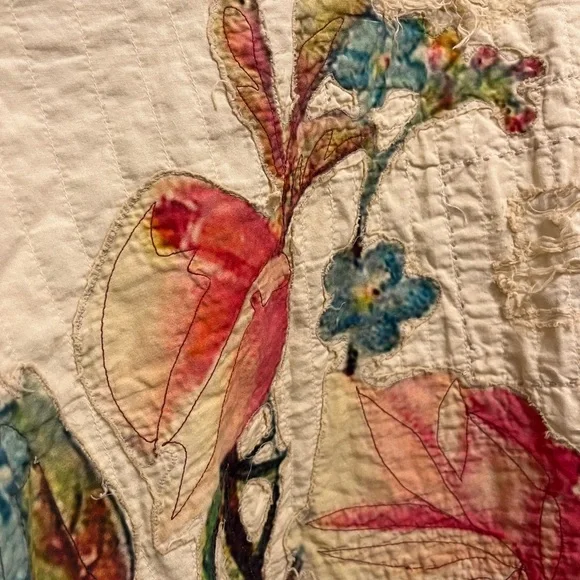 Magnolia Pearl Cream Floral Kimono - Picture 13 of 15